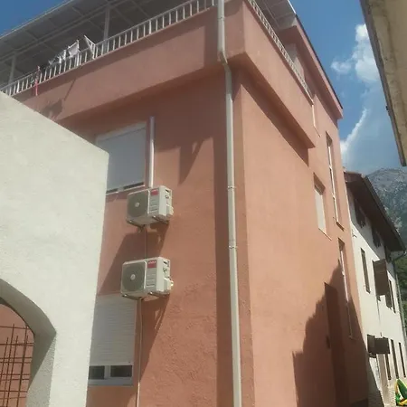 Triple Gradac 16006e 2* Gradac (Split-Dalmatia)